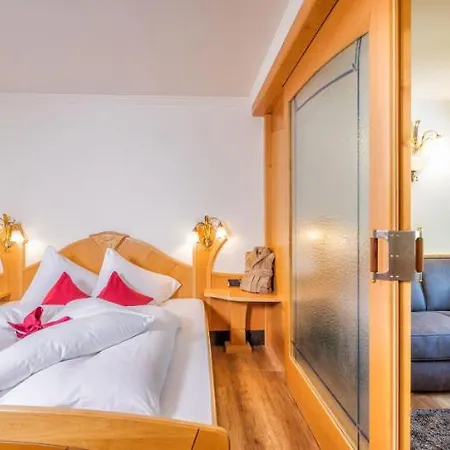 Aktiv & Wellnesshotel Zentral 4*