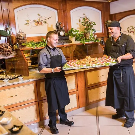 Hotel Aktiv & Wellnesshotel Zentral Prato allo Stelvio