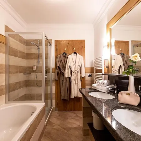 Aktiv & Wellnesshotel Zentral 4*