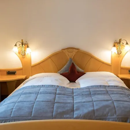 Aktiv & Wellnesshotel Zentral 4* Prato allo Stelvio