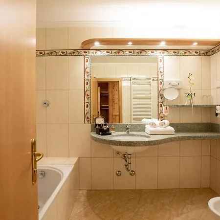 Hotel Aktiv & Wellnesshotel Zentral Prato allo Stelvio