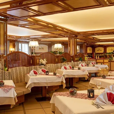 Aktiv & Wellnesshotel Zentral 4* Prato allo Stelvio